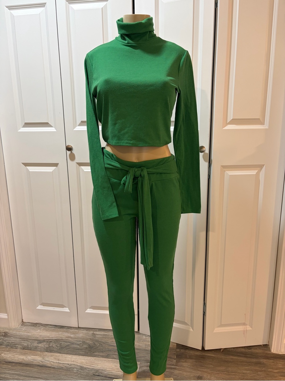 Fashion Nova Green Ribbed Turtleneck Crop Top & Tie-Waist Skinny Pants